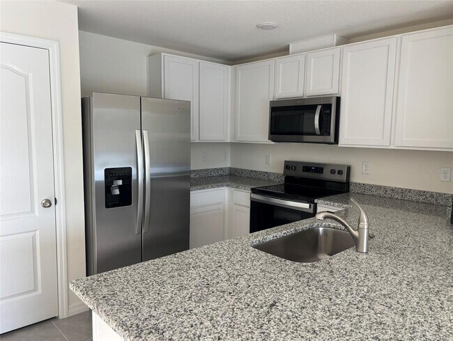 Building Photo - 526 Zinfandel Dr