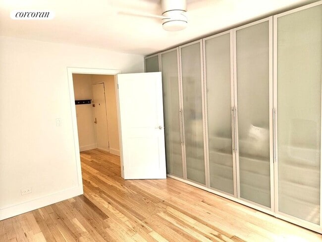 Foto del edificio - 244 E 90th St