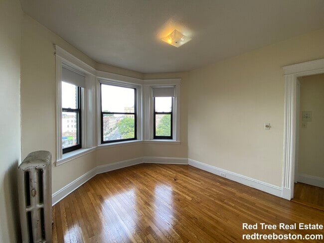 Building Photo - 1152 Commonwealth Ave