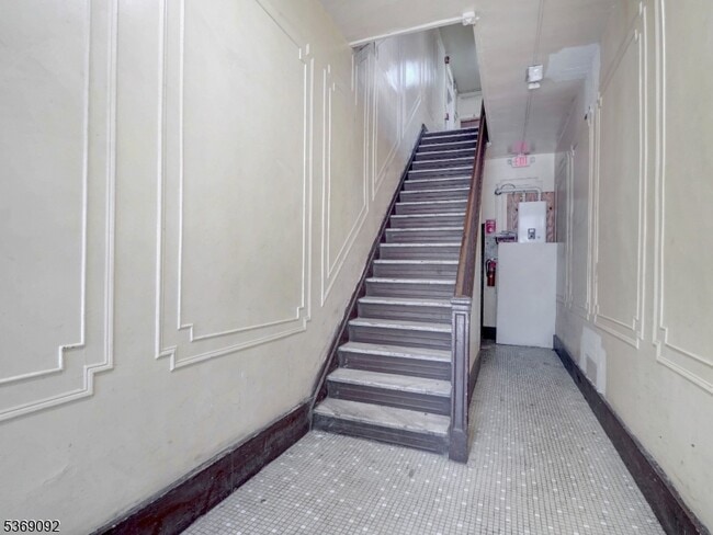 Foto del edificio - 138 Elmora Ave