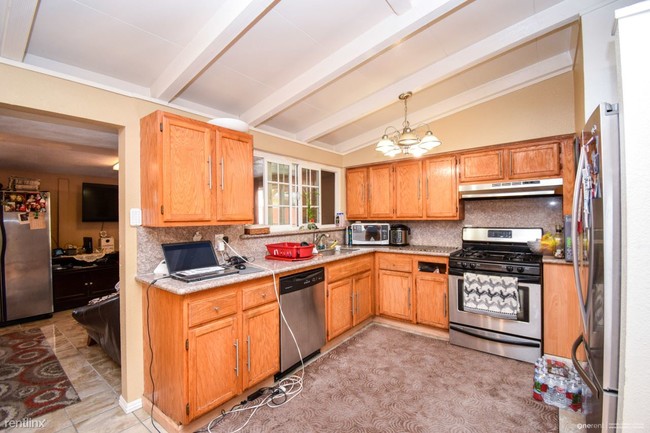 Building Photo - 27426 Capri Ave