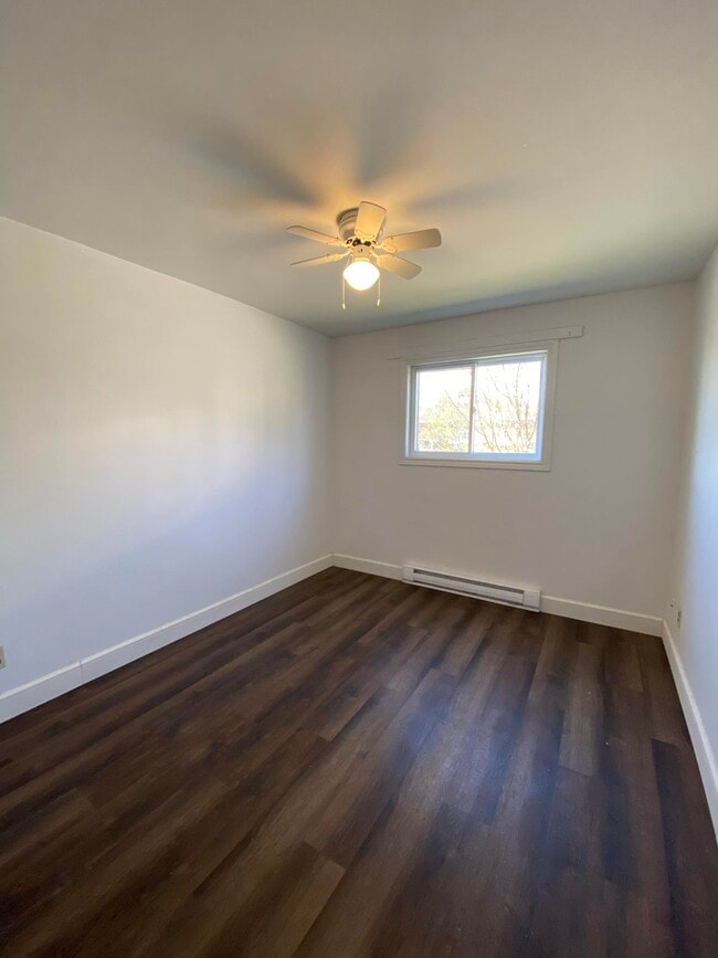Building Photo - 615 Chalmers Ct