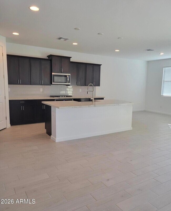 Building Photo - 37100 N Rhinelander Dr