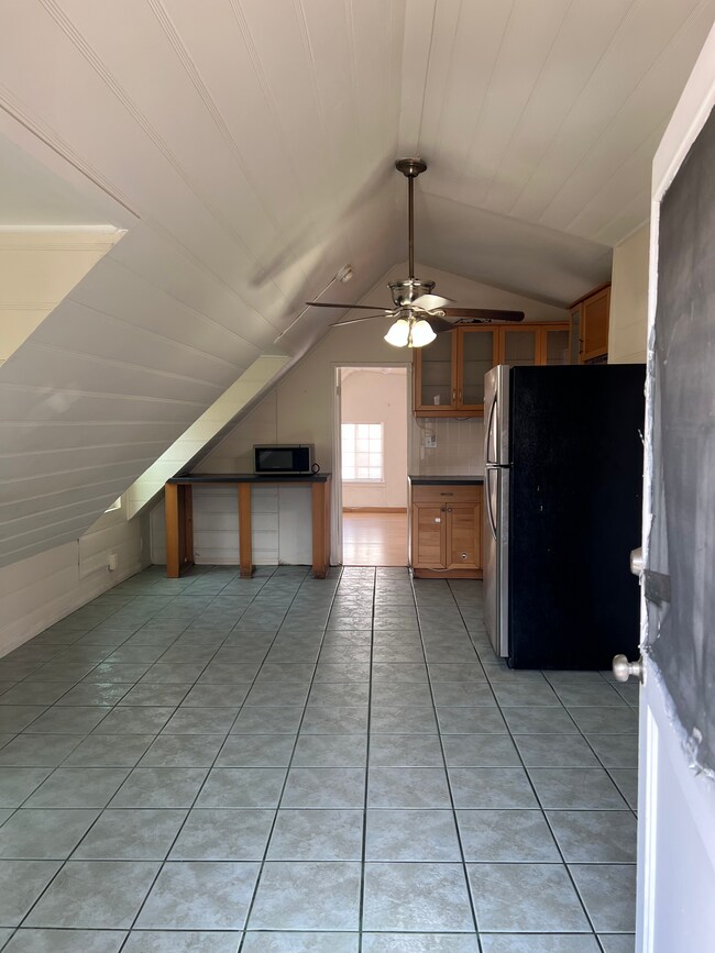Entryway/Living Room & Kitchen - 3976 W 7th St