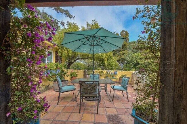 Foto del edificio - Adorable Furnished Three Bedroom Hatton Fields Home - Flexible Lease Term