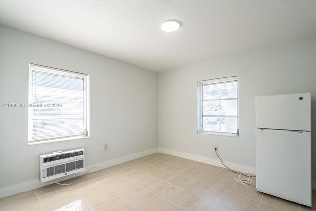 Foto del edificio - 437 NE 82nd St