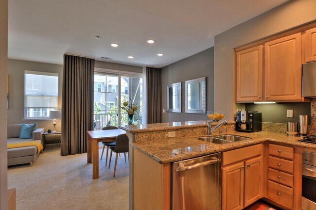 Building Photo - 467 Bedford Loop