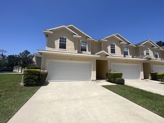 Building Photo - 3633 Pine Knot Drive