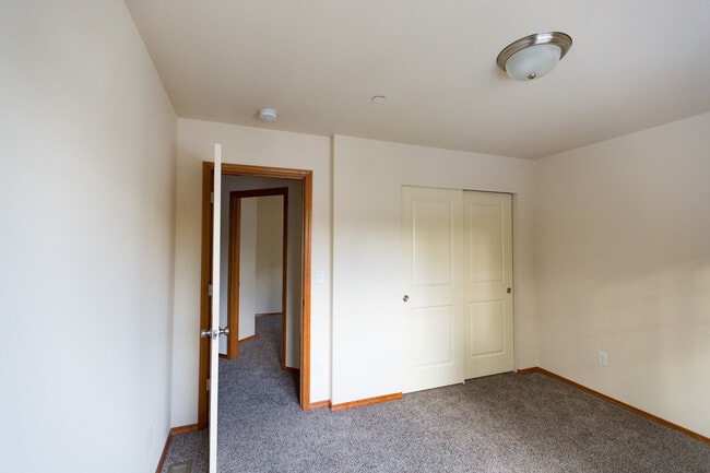 Building Photo - 4352 Sumac Ln