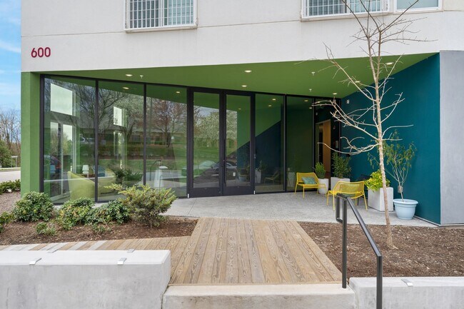 Foto del edificio - Modern 2 BR condo in downtown Durham!
