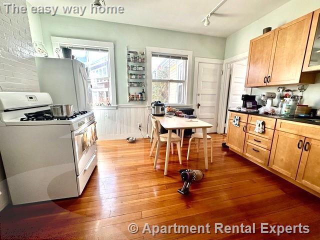 Photo - 77 College Ave Apartment