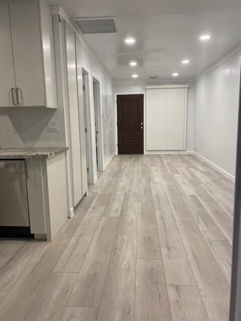 Sala de estar - 1014 Thompson Ave