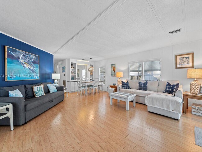 Building Photo - 806 S Jade Dr