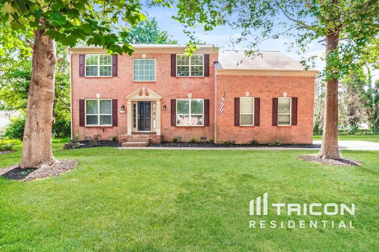 Foto principal - 202 Harris Ct