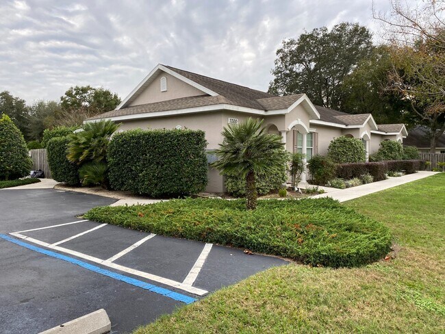 Foto del edificio - 3300 SW 26th St