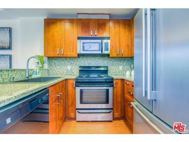 Foto del edificio - Beautifully Updated Condo in NoHO