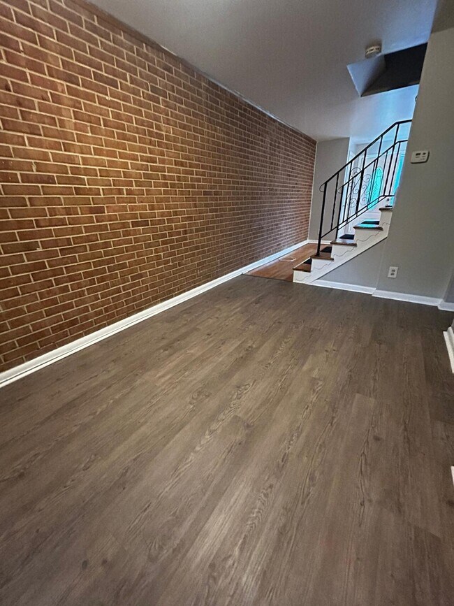 Foto del edificio - 1611 Ingleside Ave