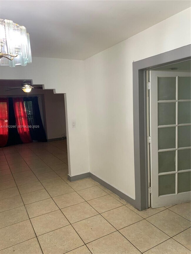 Foto del edificio - 750 NW 118th St