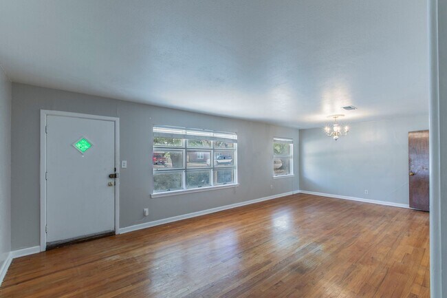Foto del edificio - Stylish & Spacious 3-Bed Home
