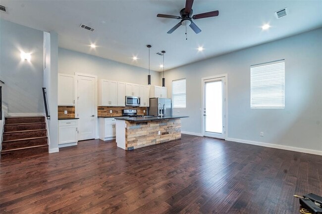 Foto del edificio - 6405 Chesterfield Ave