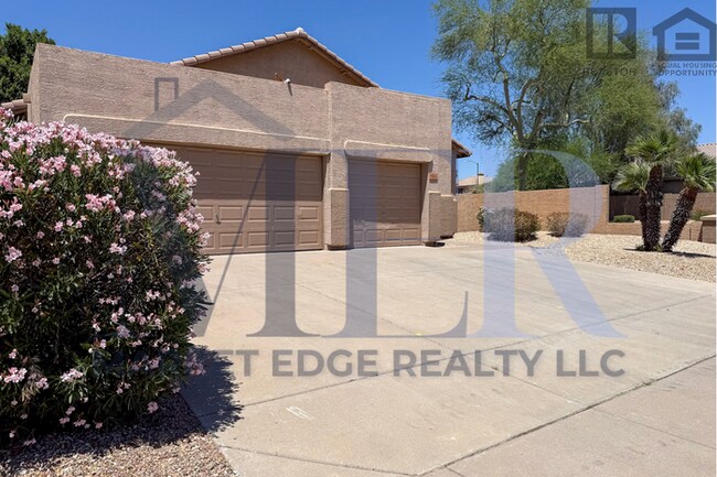 Building Photo - 3Bed/2Bath Home w/3 Car Gar - N 59th Ave/U...