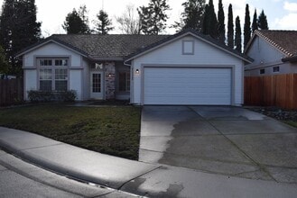 Building Photo - 6512 Blue Spruce Ct