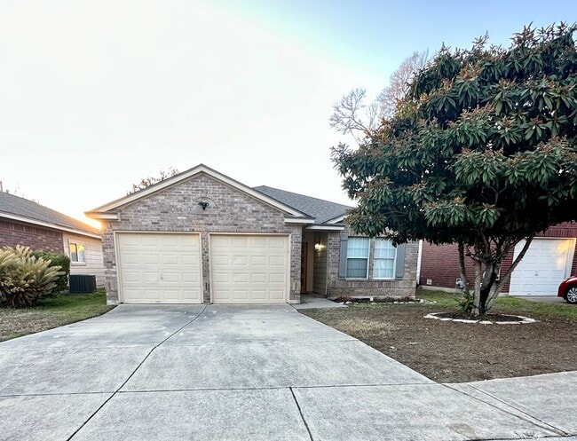 Your home awaits - 13215 Regency Frst