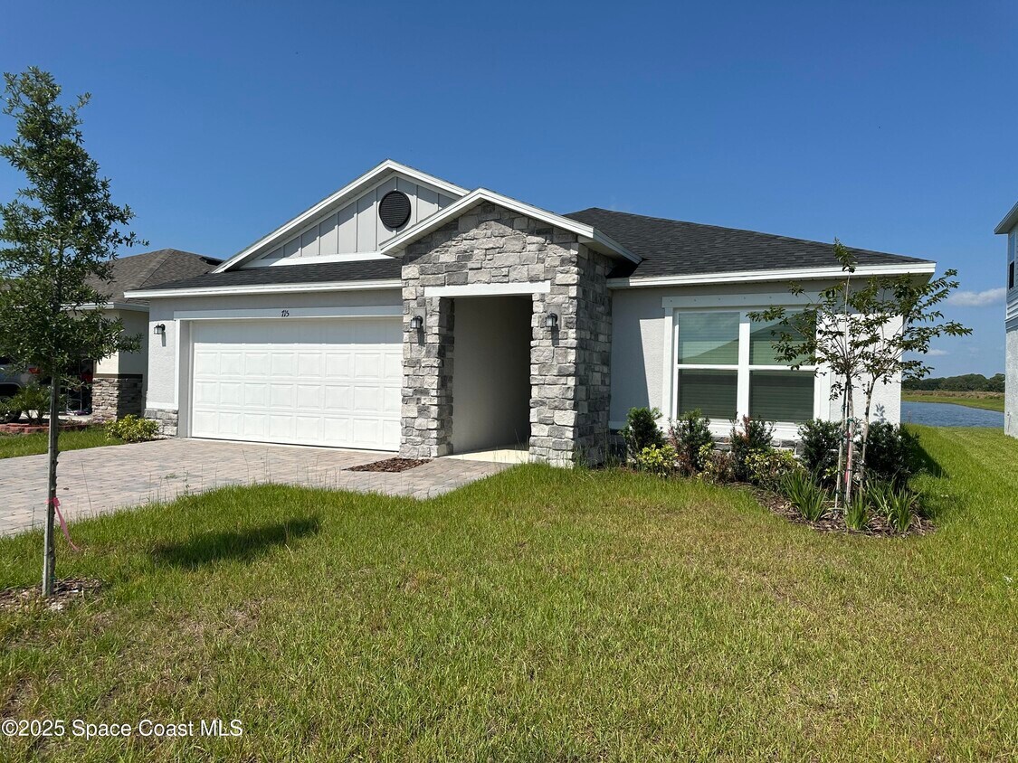 Foto principal - 715 Hatton Ln SE