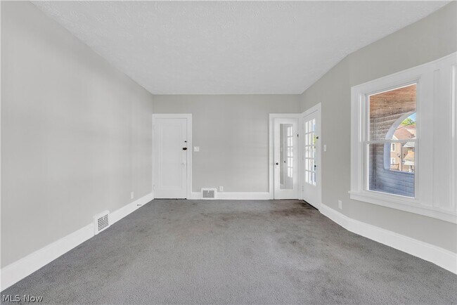 Building Photo - 3394 E 146th St