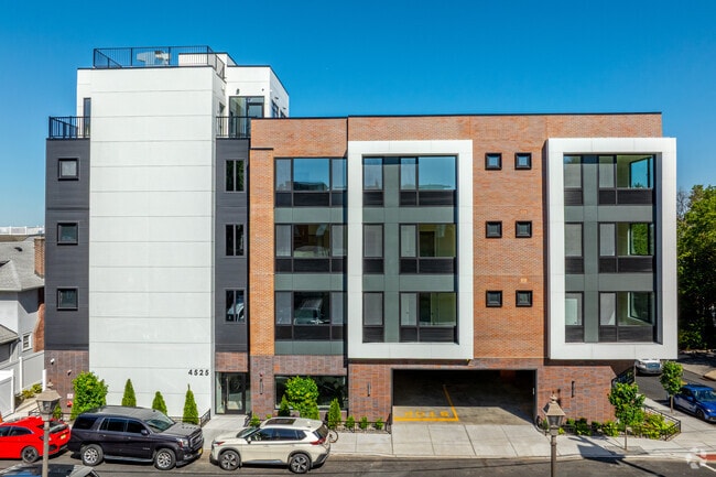 Building Photo - Parc West