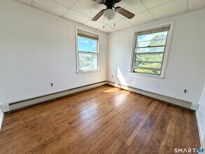 Building Photo - 460 Stonybrook Rd
