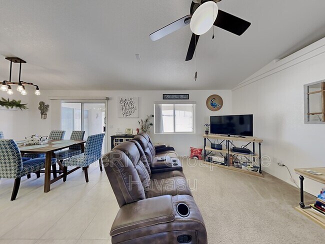 Foto del edificio - 2892 Daytona Ave