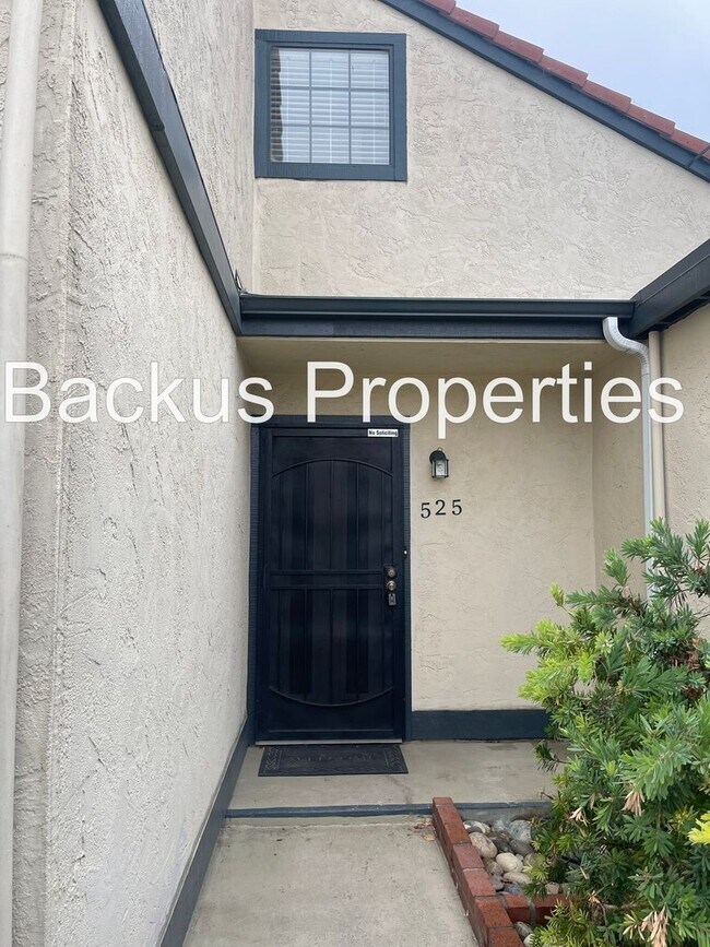 Foto del edificio - Wonderful two-story three bedroom home in North Salinas