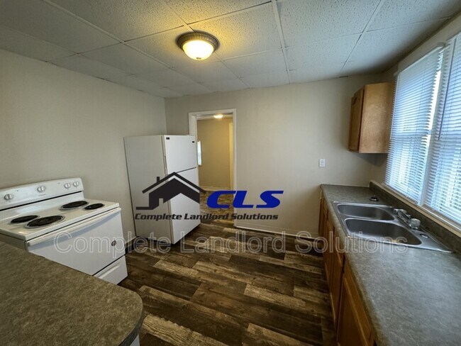 Foto del edificio - 1739 Woodlawn Ave