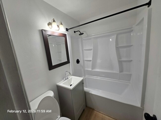 Building Photo - 6013 NE 10th Ave