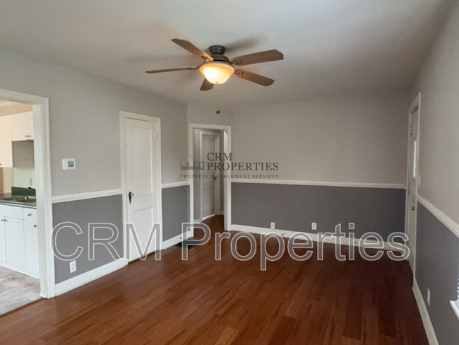 Foto del edificio - 905 N Indiana Ave