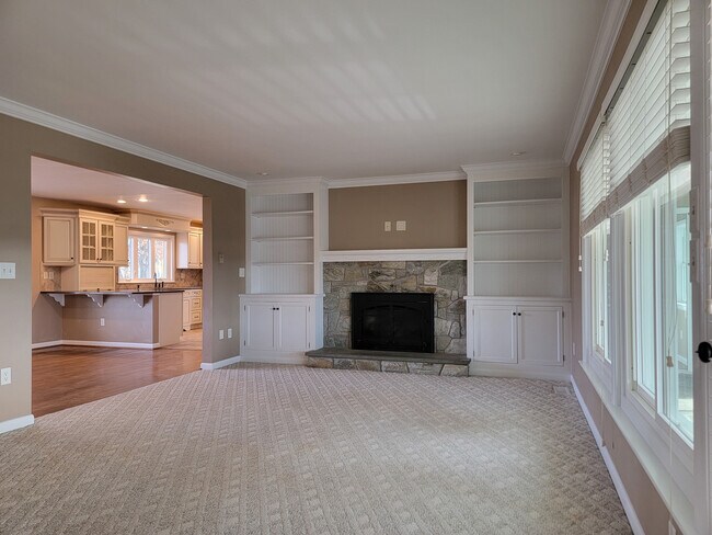 Foto del edificio - 502 W Newport Rd