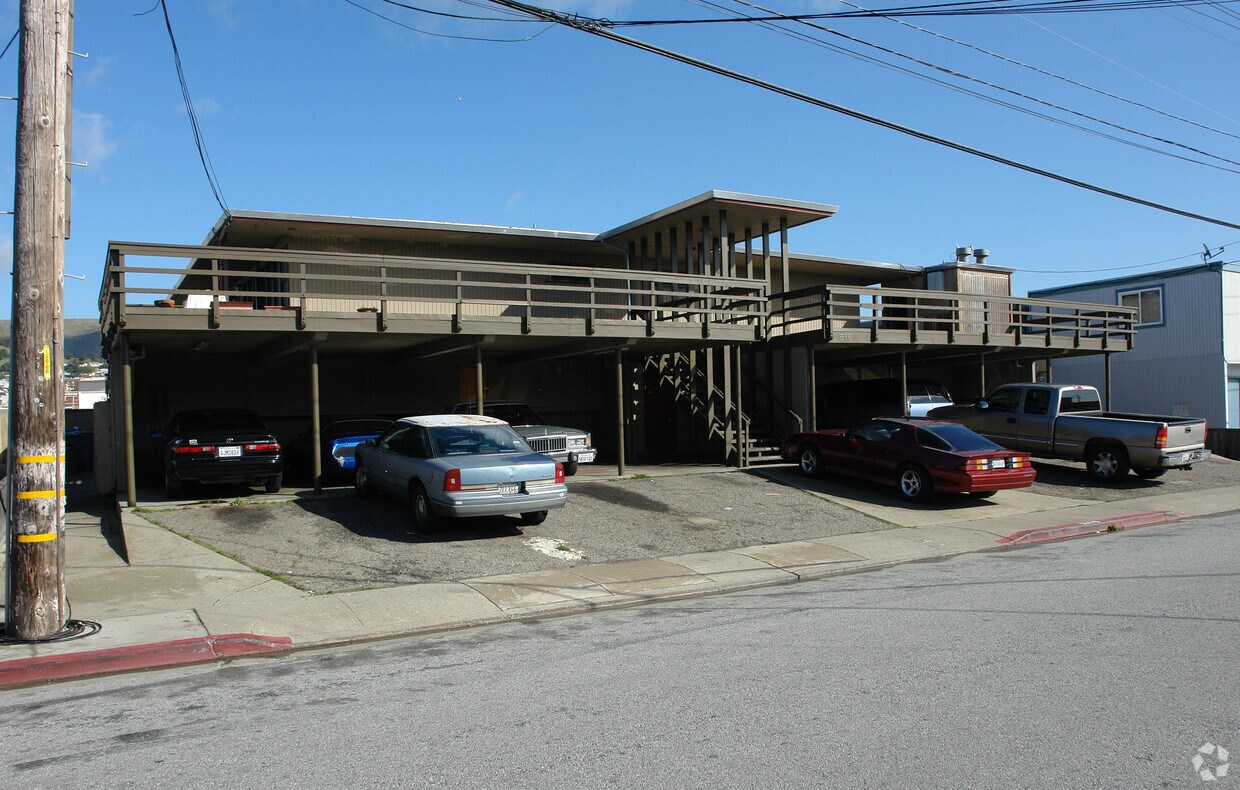 Building Photo - 516 Mayfair Ave