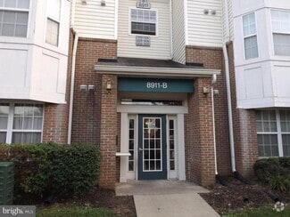 Building Photo - 8911 Town Center Cir
