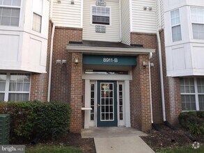Building Photo - 8911 Town Center Cir