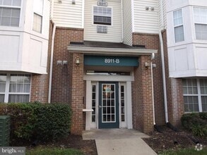 Building Photo - 8911 Town Center Cir