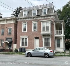 Building Photo - 261 Main St