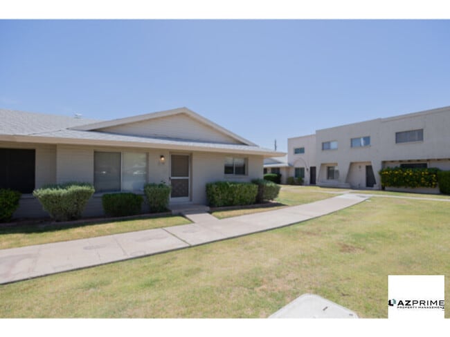 Building Photo - Charming 3/2 Mesa Townhouse Near Hohokam S...