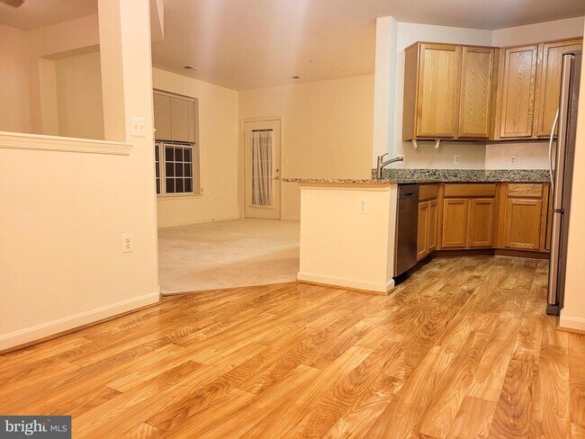 Building Photo - 6480 Cheyenne Dr