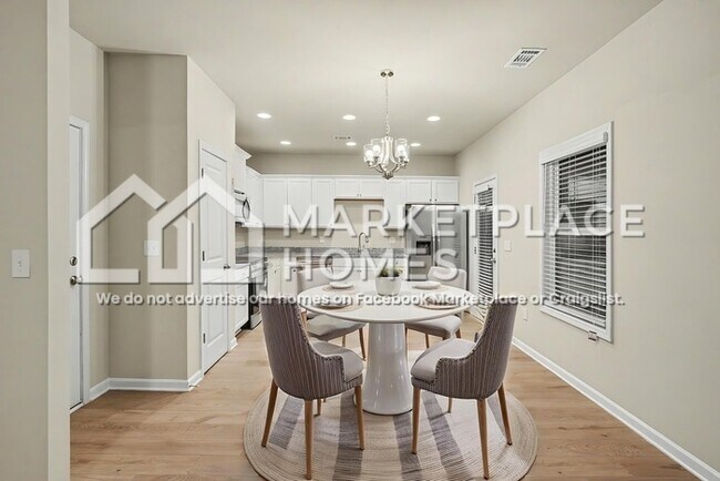 Foto del edificio - 256 W L Miller Dr