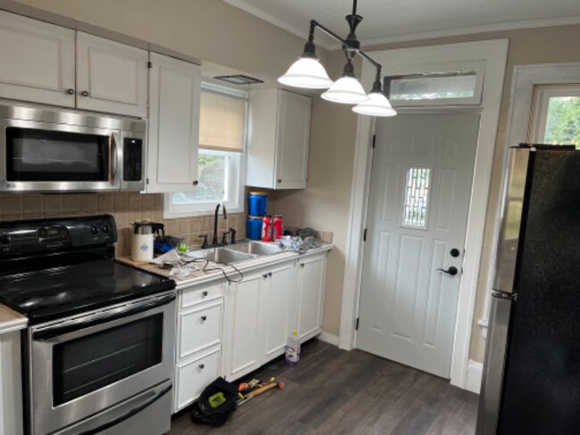 Building Photo - 1010 15th St NW