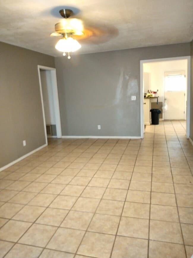 Foto del edificio - 618 E Highview Ave