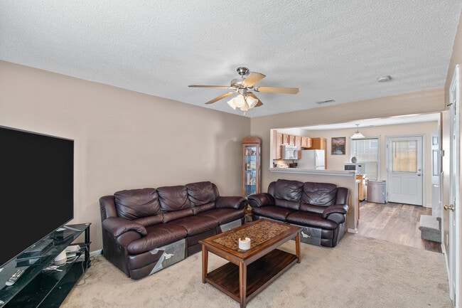 Building Photo - 207 Palace Cir