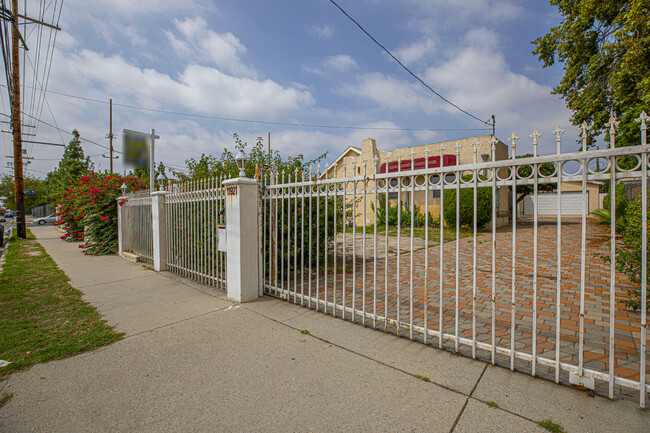 Foto del edificio - 11921 Saticoy St