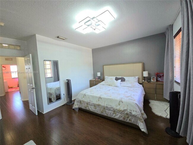 Foto del edificio - 12763 SW 49th Ct